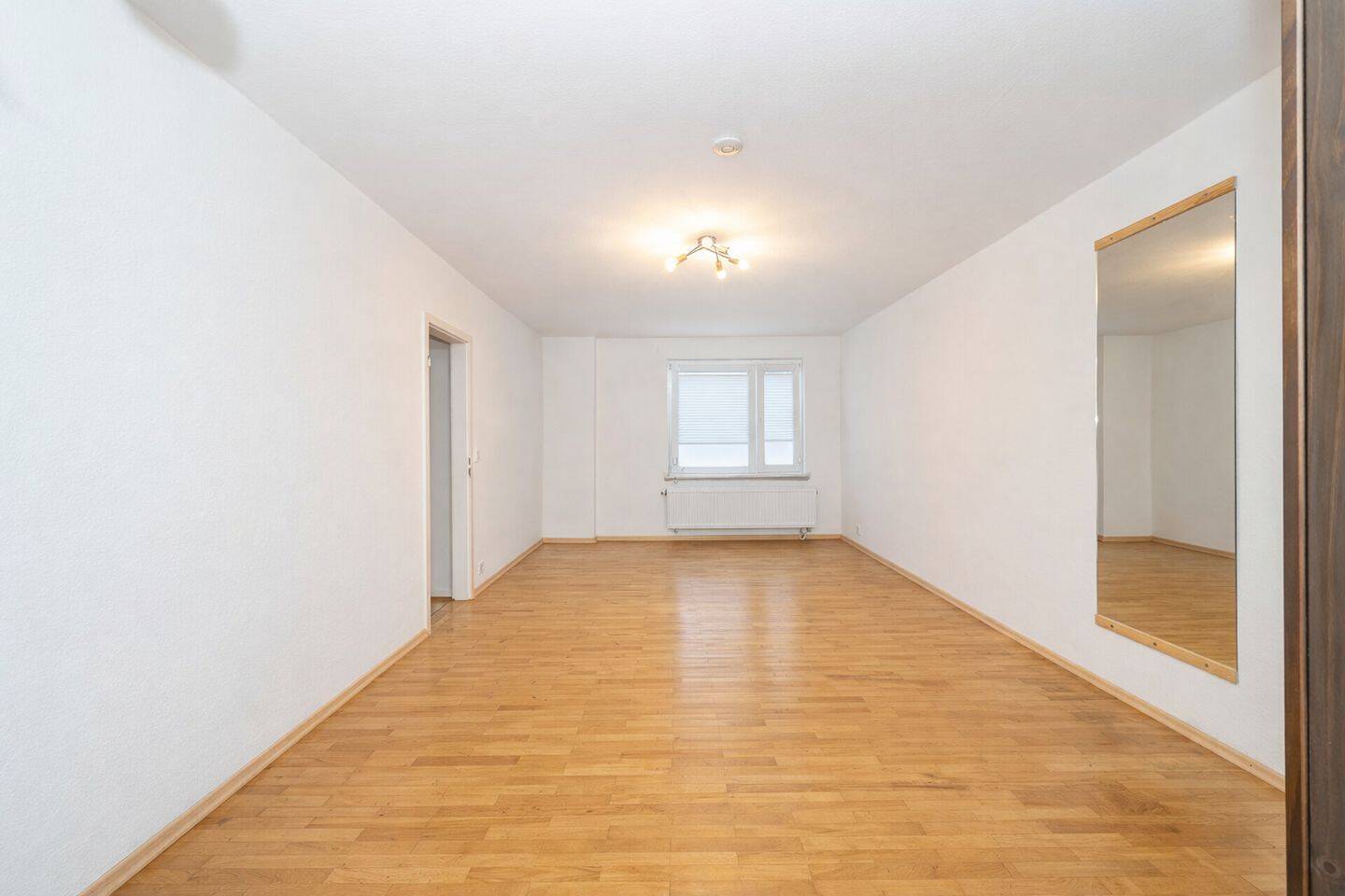 Beste Lage, beste Aussichten: Vermietete 2- bzw. 2,5-Zimmer-Wohnung im Lehel – 80538 München – Vorschaubild 3