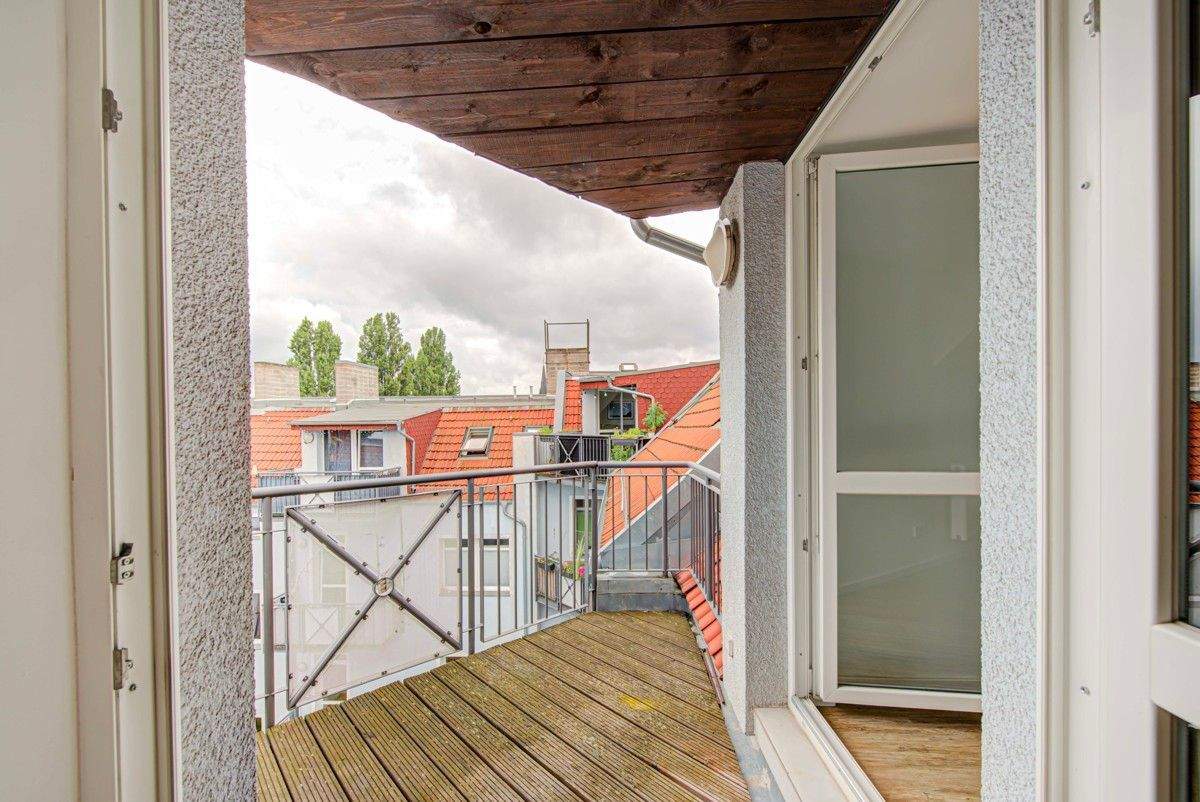 Gründerzeit-Dachgeschoss mit Innenhof-Balkon, offenem Wohnbereich & Keller – jetzt besichtigen – 12489 Berlin – Vorschaubild 4