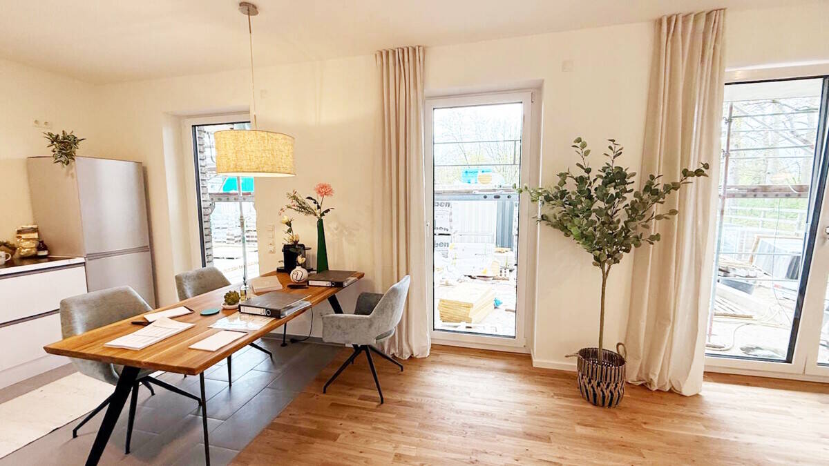 Kleine Dachterrasse & zwei Bäder – moderne 3-Zi.-Wohnung mit lichtdurchflutetem Wohnbereich – 22453 Hamburg – Vorschaubild 4