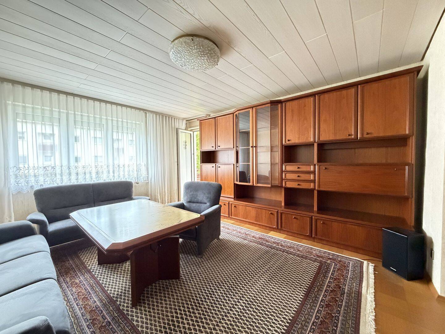 3-Zimmer-Wohnung mit großem Gestaltungspotenzial in attraktiver Lage – renovierungsbedürftig – 70499 Stuttgart – Vorschaubild 3