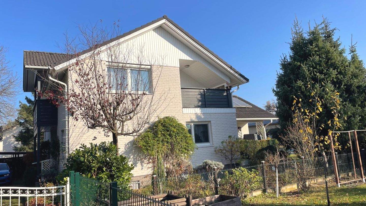 Komfortables Wohnen in Mahlsdorf-Süd: Einfamilienhaus mit Einliegerwohnung und Pool – 12623 Berlin – Vorschaubild 3