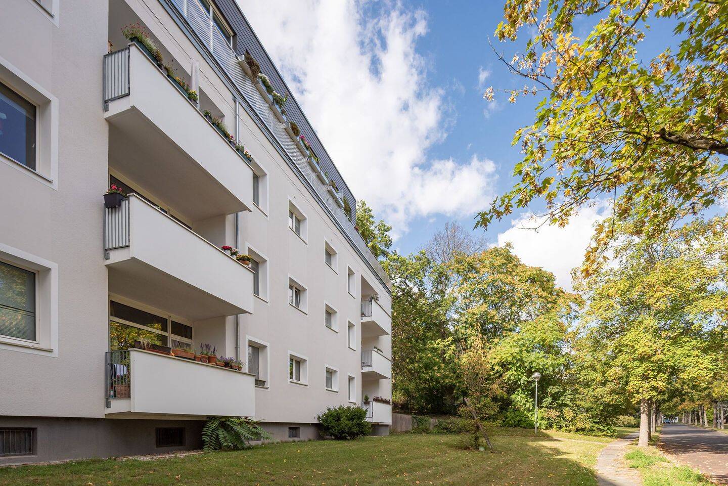 4-Zimmerwohnung mit Balkon und Gäste-WC nahe Grunewald – 14195 Berlin – Vorschaubild 3