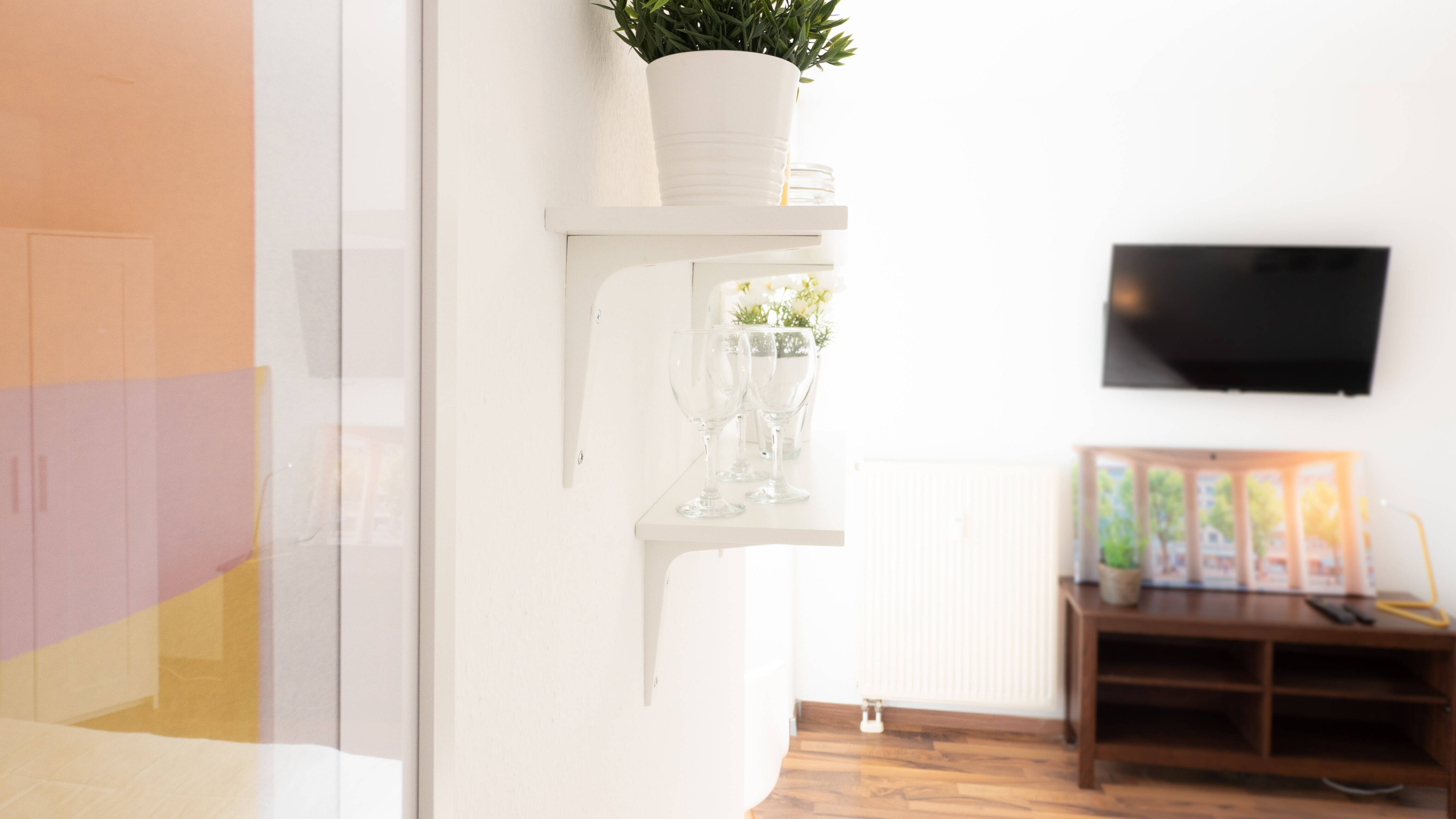 Modernes Studio mit Küchenzeile – 52072 Aachen – Vorschaubild 3