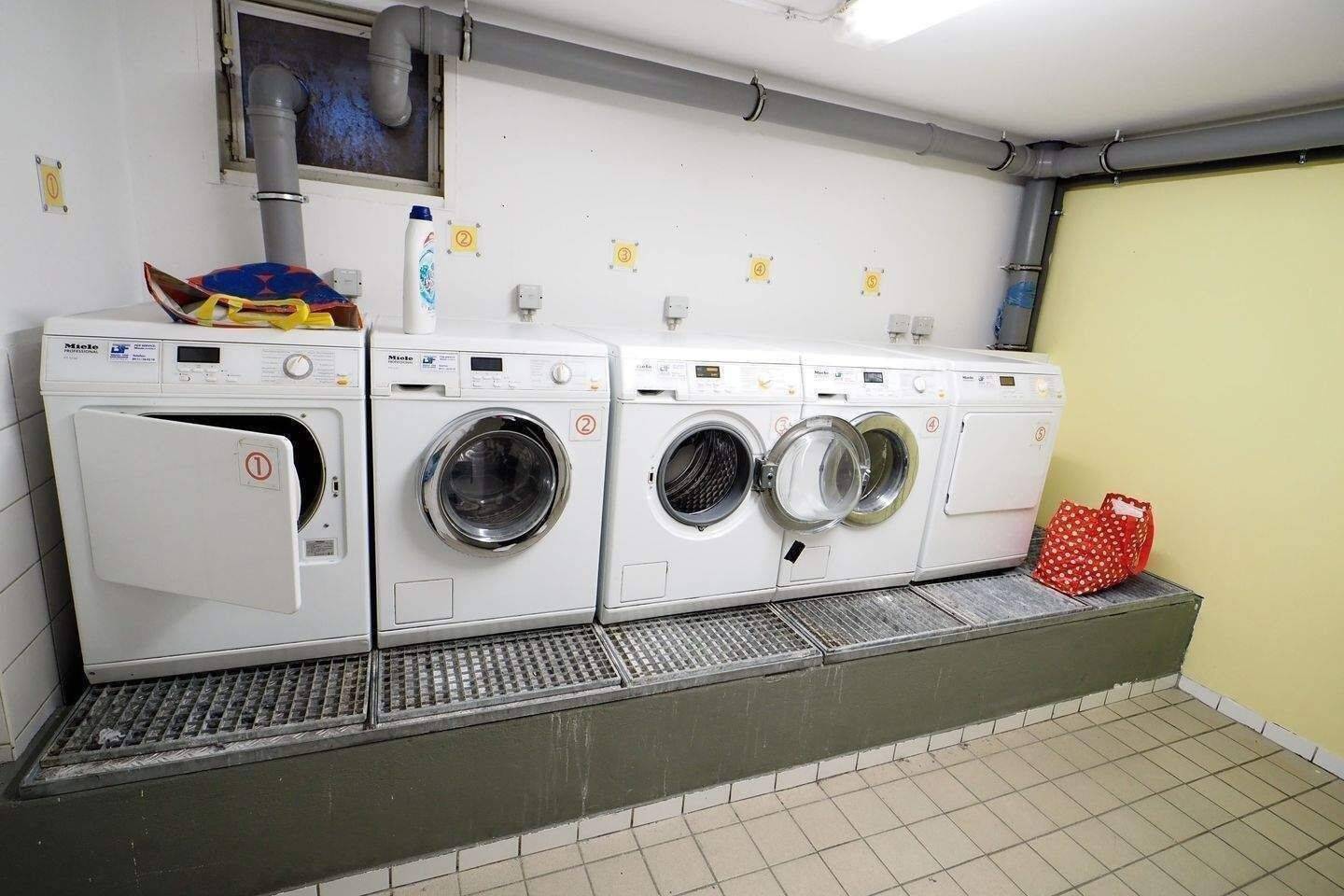 SINGLEWOHNUNG – SOFORT VERFÜGBAR: helle, moderne und gemütliche 1-Zimmerwohnung mit Pantry-Küche, Balkon in ruhiger und zentrumsnaher Lage – 90478 Nürnberg – Vorschaubild 4