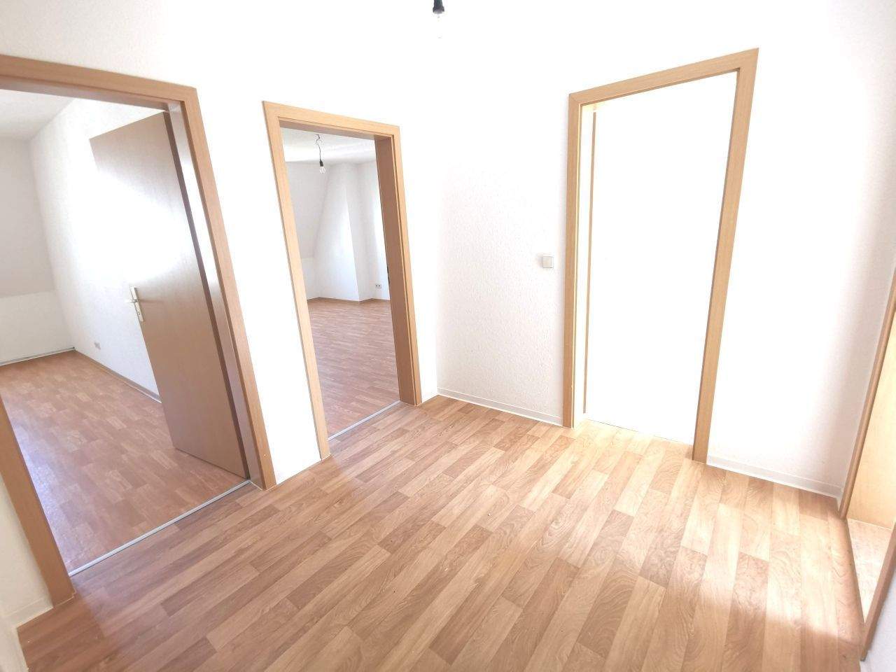 Helle 2-Zimmer-Wohnung in Chemnitz – Ideal für WGs! – Chemnitz – Vorschaubild 3