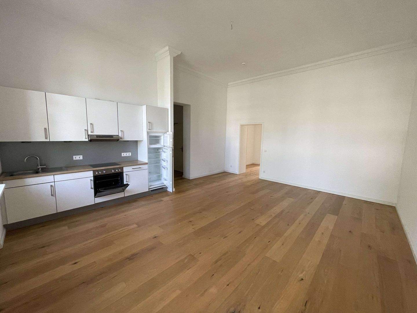 Frei! Schöne 2-ZKB-Wohnung mit Balkon + Pkw-Stellplatz – 13125 Berlin – Vorschaubild 3