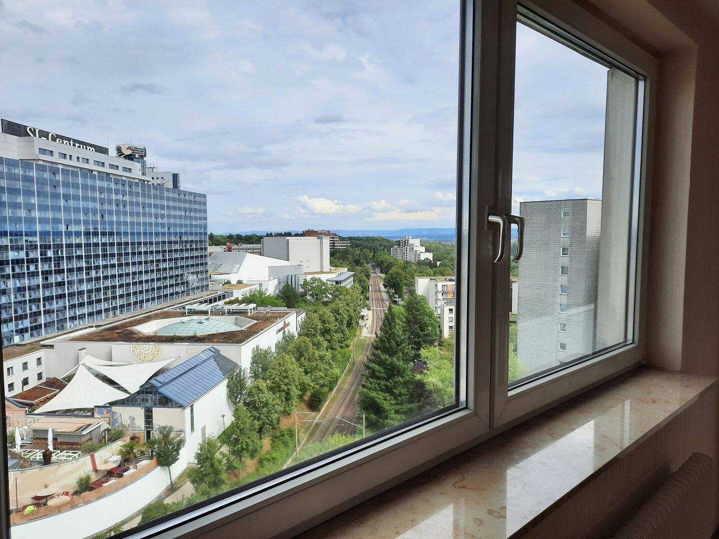 Frisch kernsanierte 2,5-Zimmer-Wohnung mit hochwertiger Ausstattung und traumhaftem Ausblick (teil oder vollmöbliert) – 70567 Stuttgart – Vorschaubild 6
