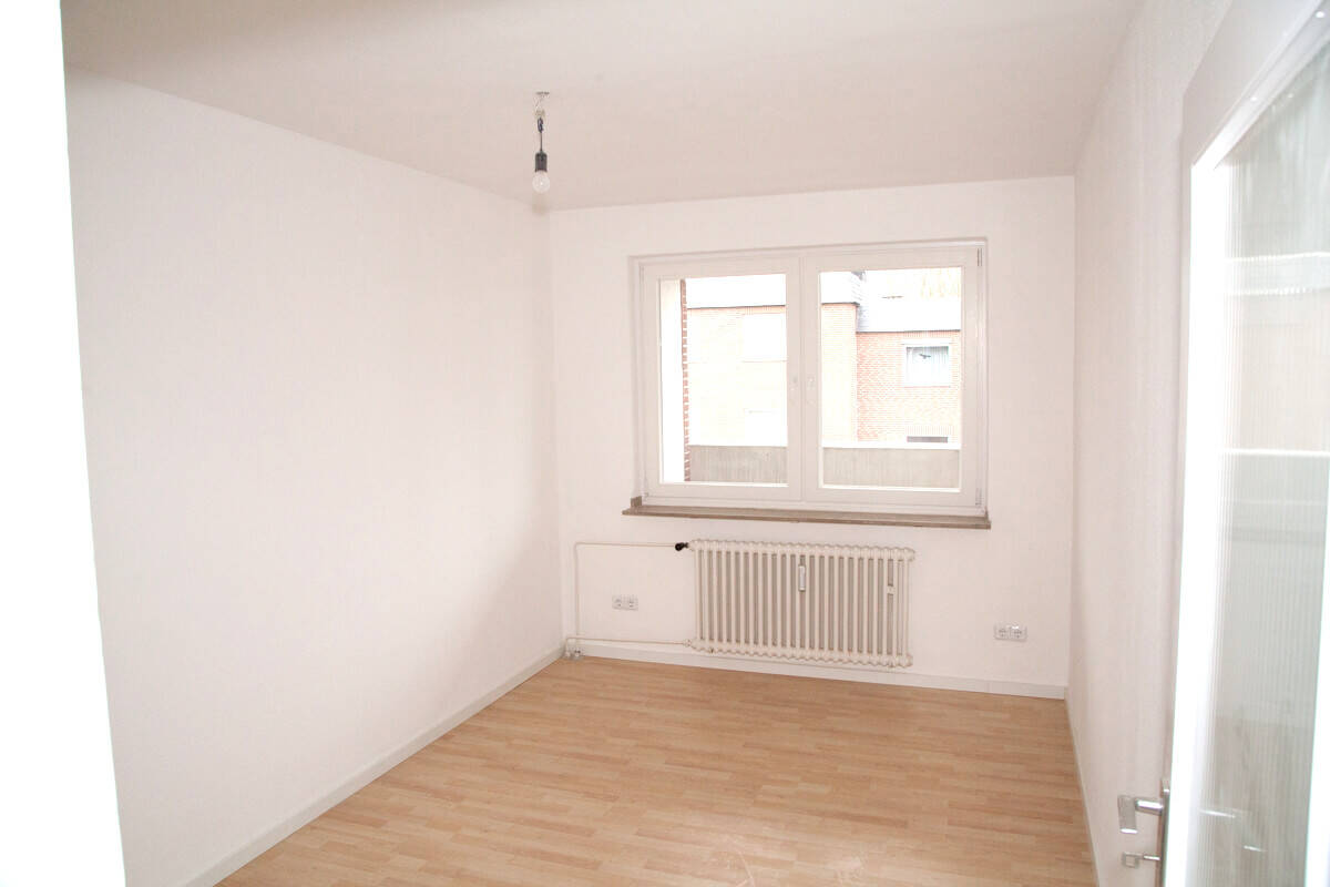 Kernsanierte 3 Zi-Wohnung mit offenem Wohn-Essbereich – Wohnen & Arbeiten in schöner Lage – 53121 Bonn – Vorschaubild 5
