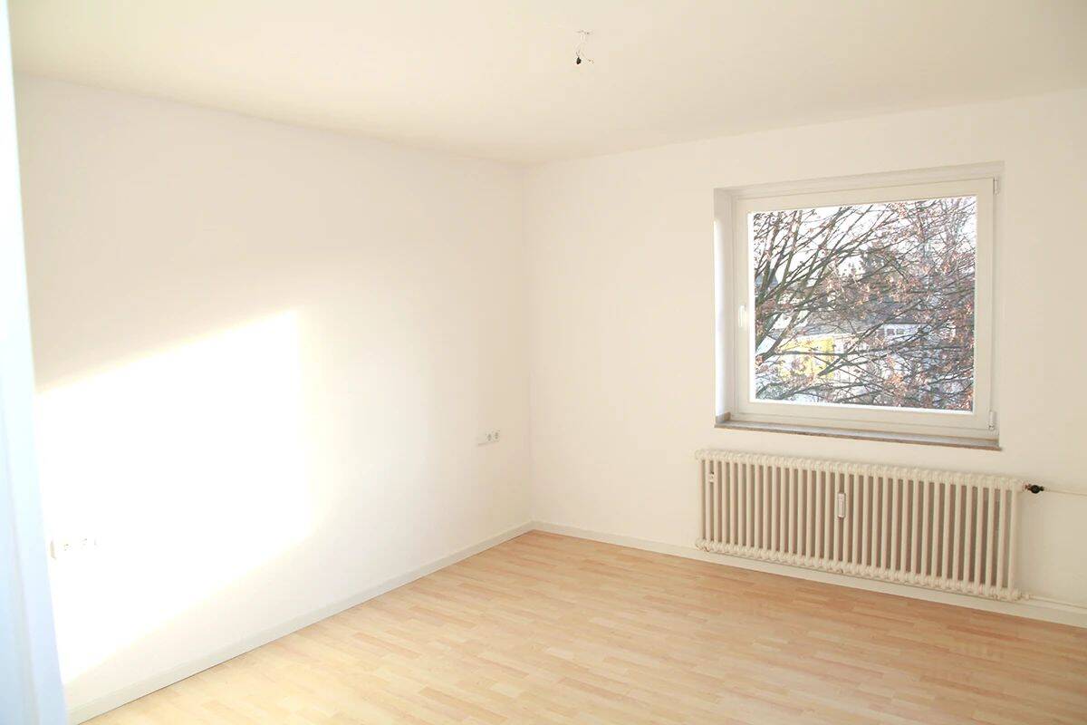 Kernsanierte 3 Zi-Wohnung mit offenem Wohn-Essbereich – Wohnen & Arbeiten in schöner Lage – 53121 Bonn – Vorschaubild 6