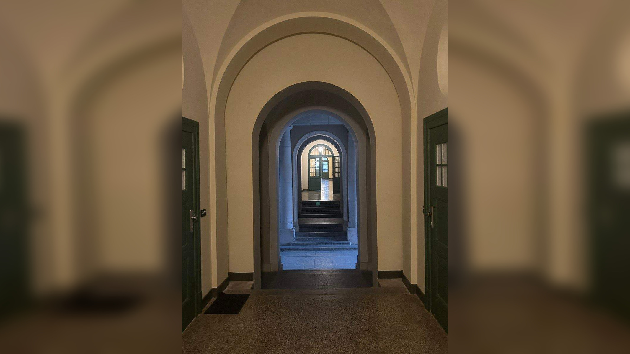 Vermietete, top sanierte 2 Zimmer Altbauwohnung in traditioneller Wohnanlage. – 13125 Berlin – Vorschaubild 3
