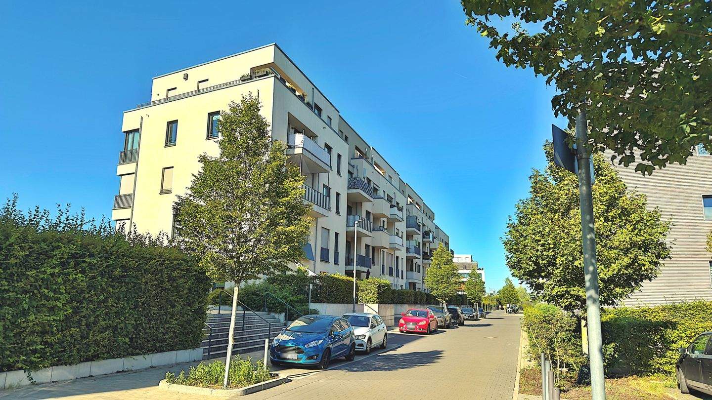 Exklusive Eigentumswohnung inkl. Tiefgaragenstellplatz, Balkon & idyllischer Wasserlage – 12527 Berlin – Vorschaubild 3