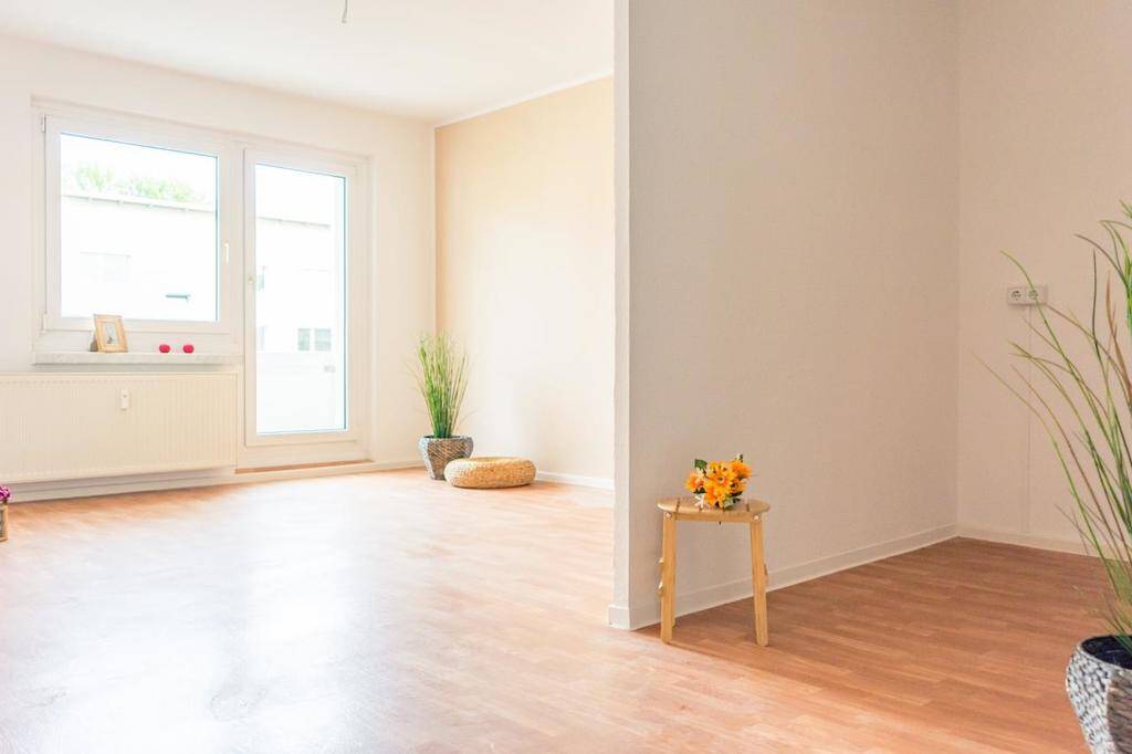 4-Raum-Balkonwohnung mit guter Anbindung an den ÖPNV – Chemnitz – Vorschaubild 3