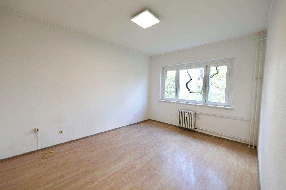 HELLE WOHNUNG MIT LOGGIA & BLICK INS GRÜNE – GUTER SCHNITT – SUPER INFRASTRUKTUR – 13403 Berlin – Vorschaubild 4