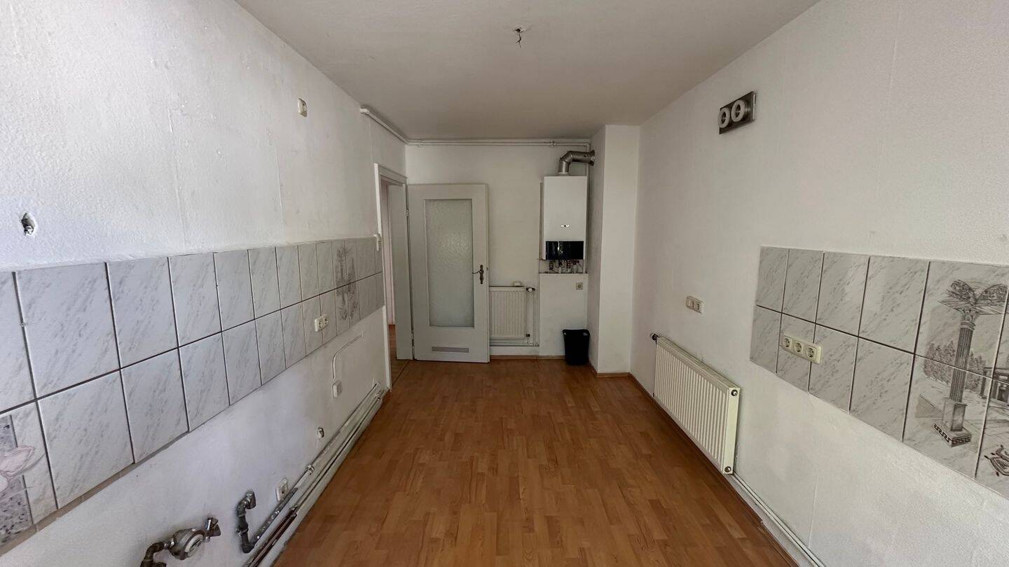 Biete 2 ZW+Grosse Küche+Bad/WC.ca.55qm.İst im gutem Lage.Kassel-West.Sofort einziehbar. – 34131 Kassel – Vorschaubild 5