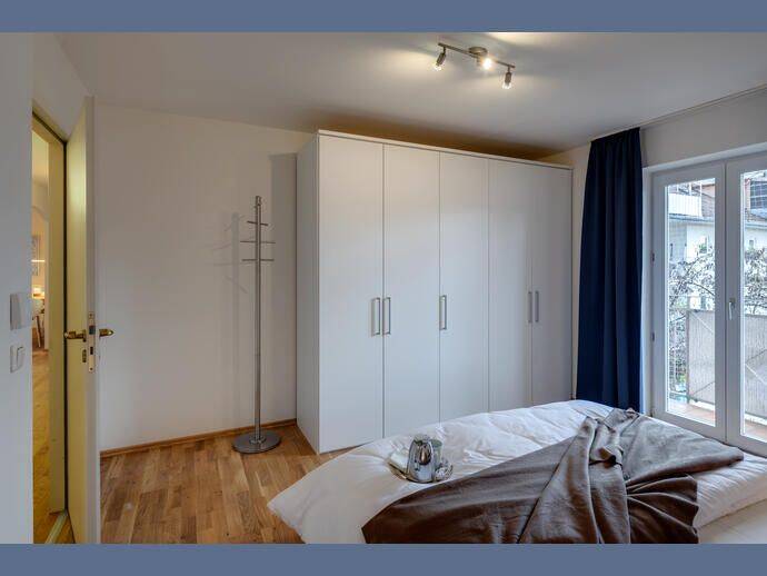 Möbliert: Sehr schöne helle 3-Zimmer Wohnung – München – Vorschaubild 3