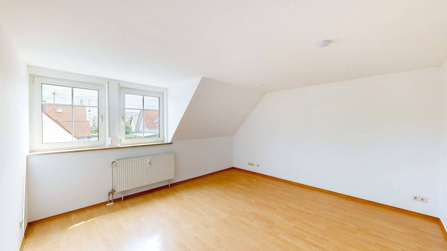 Einziehen oder investieren – Dachbodenpotenzial inkl. TG – 85055 Ingolstadt – Vorschaubild 3