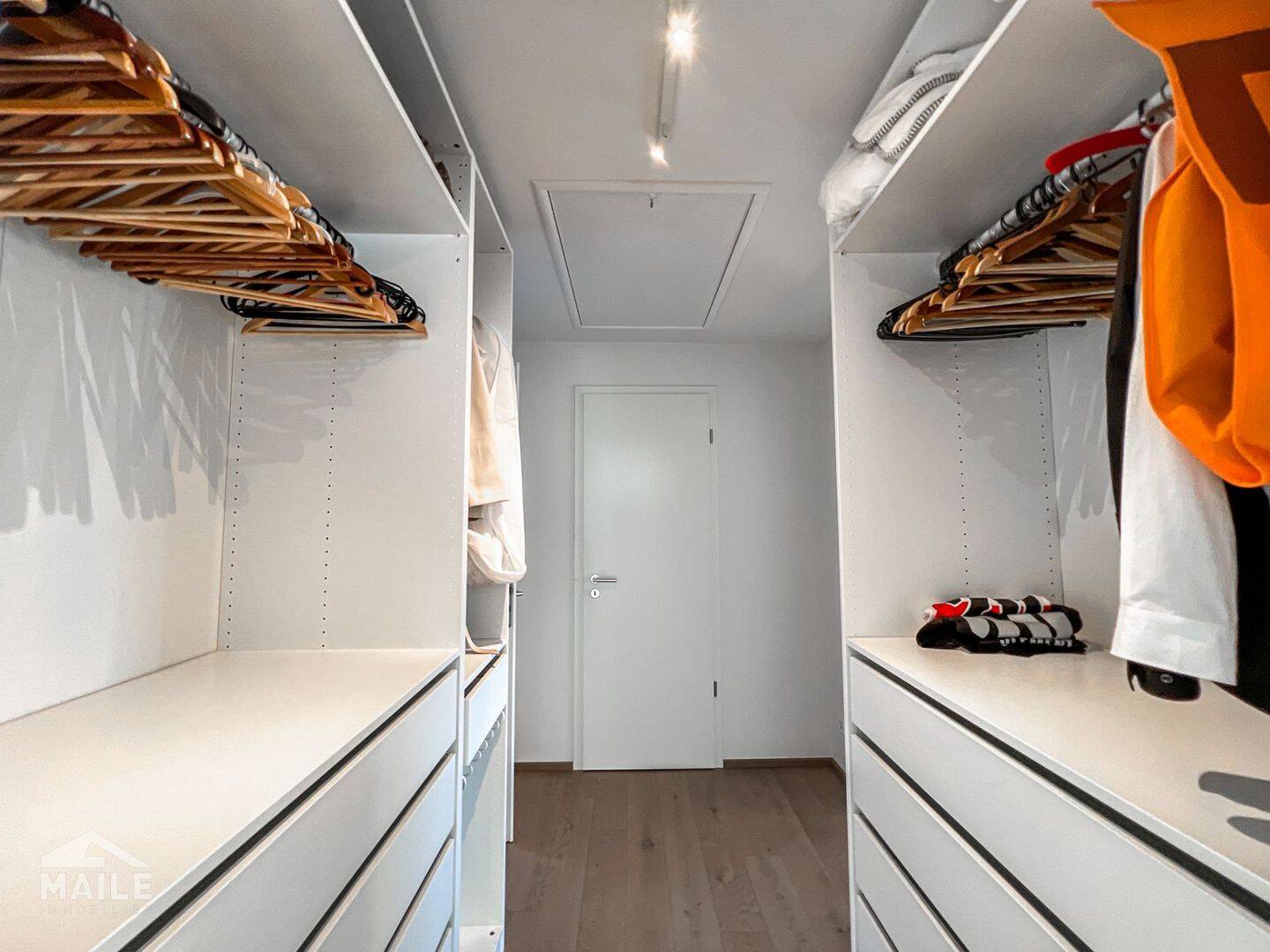Traumhafte 3,5-Zimmer Luxuswohnung mit sonniger Terrasse in ruhiger Lage. – 70186 Stuttgart – Vorschaubild 3