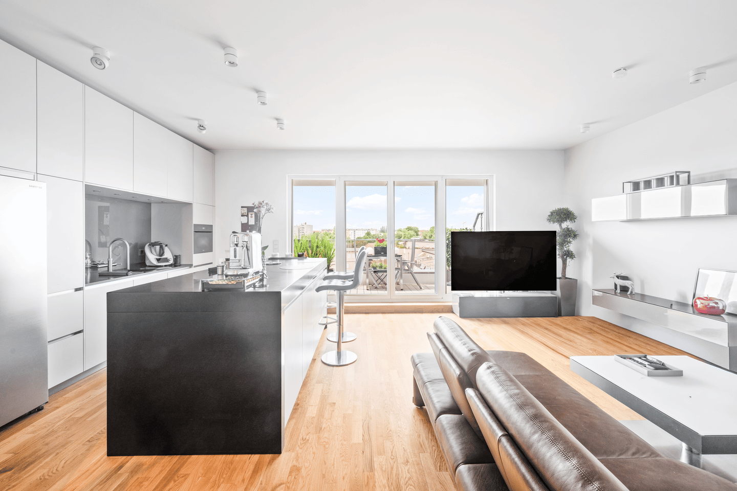 Penthouse-Feeling im Grünen: Großzügige 4-Zimmer-Wohnung mit Terrasse und Balkon in Berlin-Britz – 12347 Berlin – Vorschaubild 4