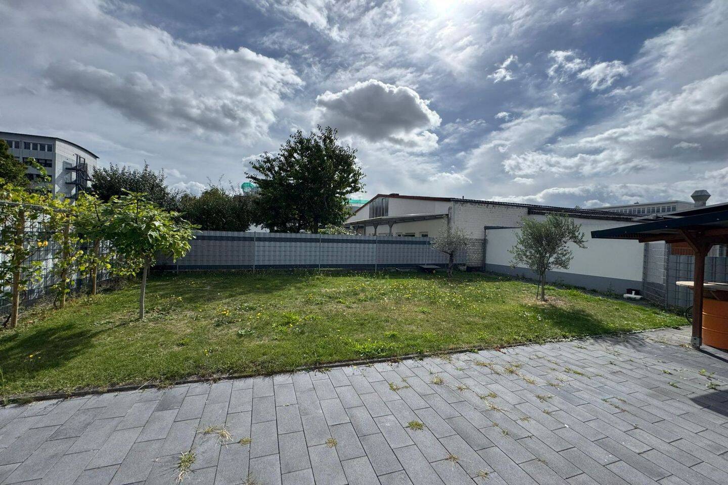 Saniertes Geschäfts- und Wohngebäude mit Nachverdichtungspotential im Gewerbegebiet Walldorf – 69190 Walldorf – Vorschaubild 3