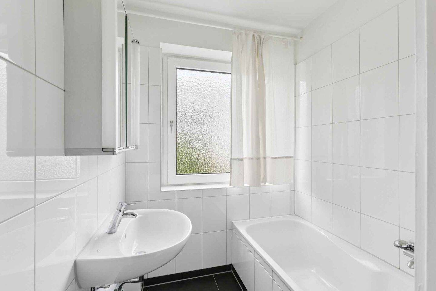 Attraktive 4-Zimmer-Wohnung in beliebter Lage von Ottensen – Südbalkon & eigener Stellplatz – 22763 Hamburg – Vorschaubild 4