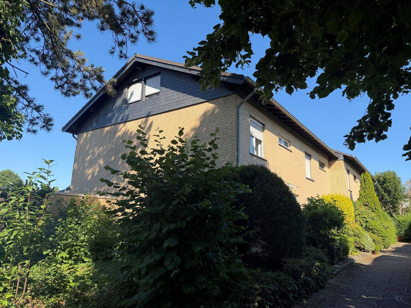 Großes Einfamilienhaus mit herrlichem Garten in Krefeld-Fischeln sucht Familienanschluss! – 47807 Krefeld – Vorschaubild 3