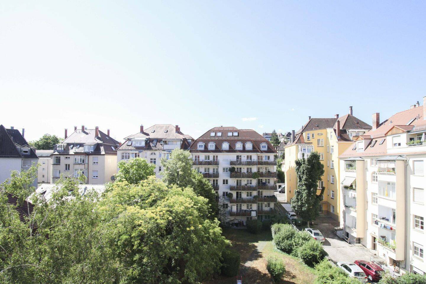 Wohnkomfort in begehrter Lage: Moderne 2-Zimmer-Wohnung mit Südbalkon und TG-Stellplatz – 70193 Stuttgart – Vorschaubild 3