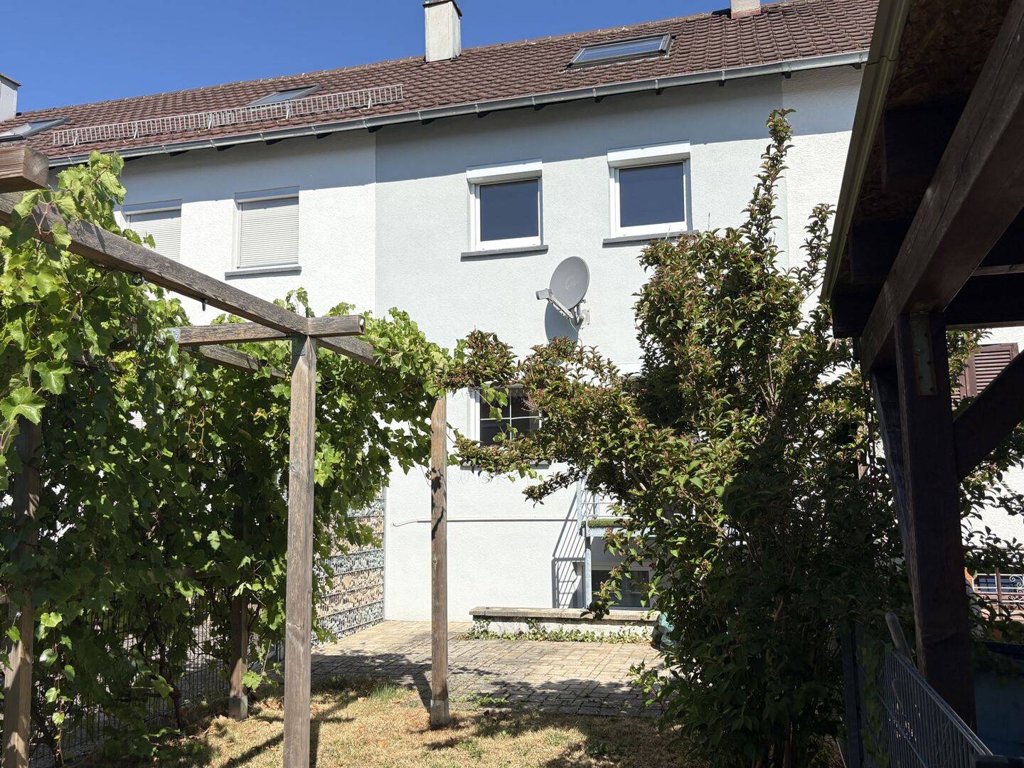 Gemütliches Zuhause mit Gärtchen und Pergola – 72760 Reutlingen – Vorschaubild 3