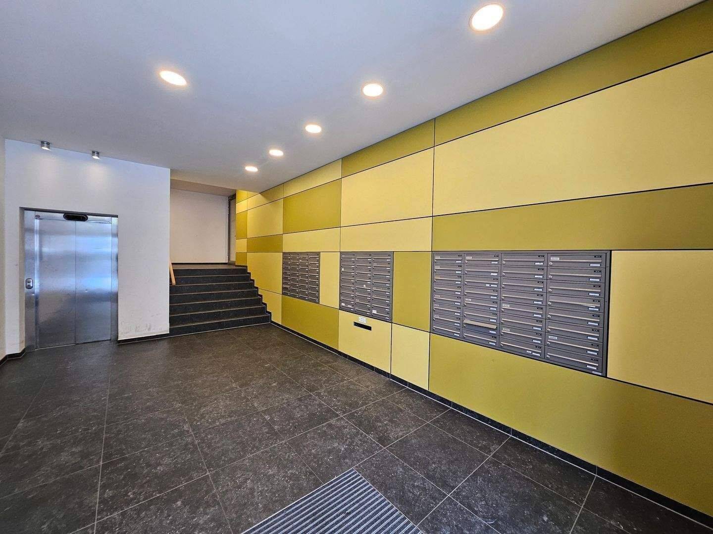 Sehr schöne und helle Dachgeschosswohnung mit Süd-West-Terrasse – 12439 Berlin – Vorschaubild 3