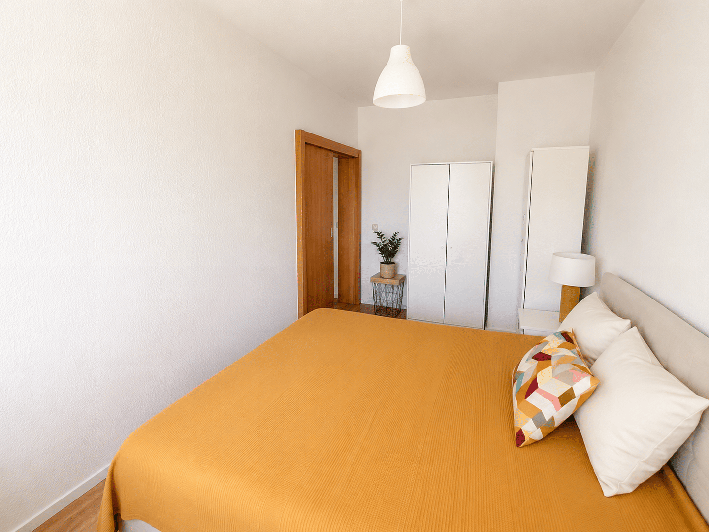 Exklusive, voll möblierte 2-Zimmer-Wohnung mit Balkon – 1277 Dresden – Vorschaubild 9