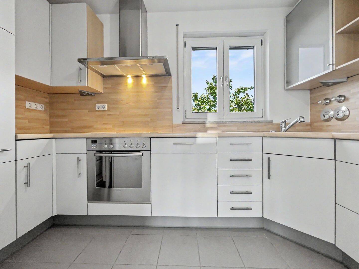 Sofort beziehbar – helle 4-Zimmer-Dachterrassen-Wohnung in München-Allach – 80999 München – Vorschaubild 4