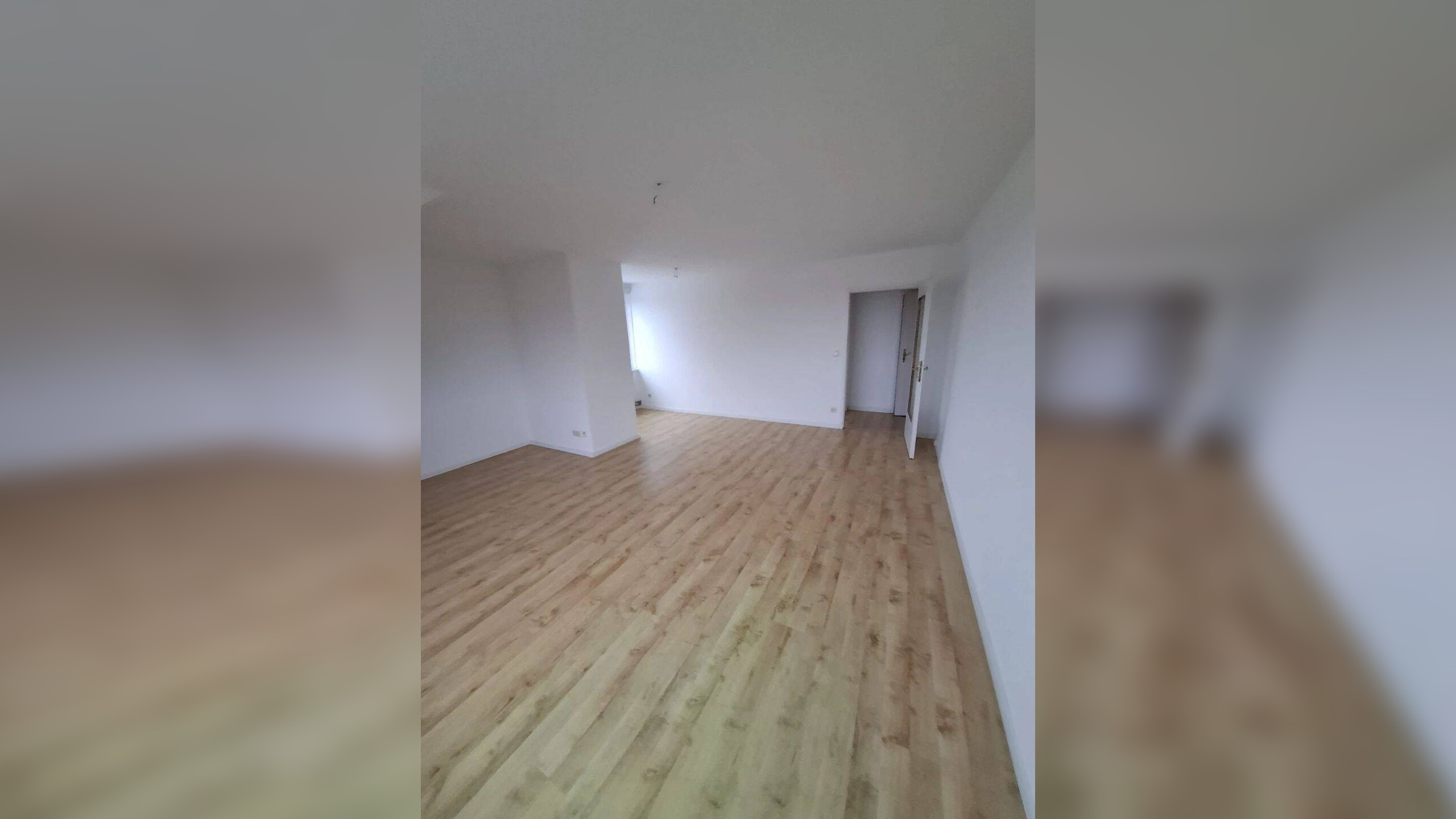Helle 2- Zimmer Dachgeschosswohnung – 22047 Hamburg – Vorschaubild 3