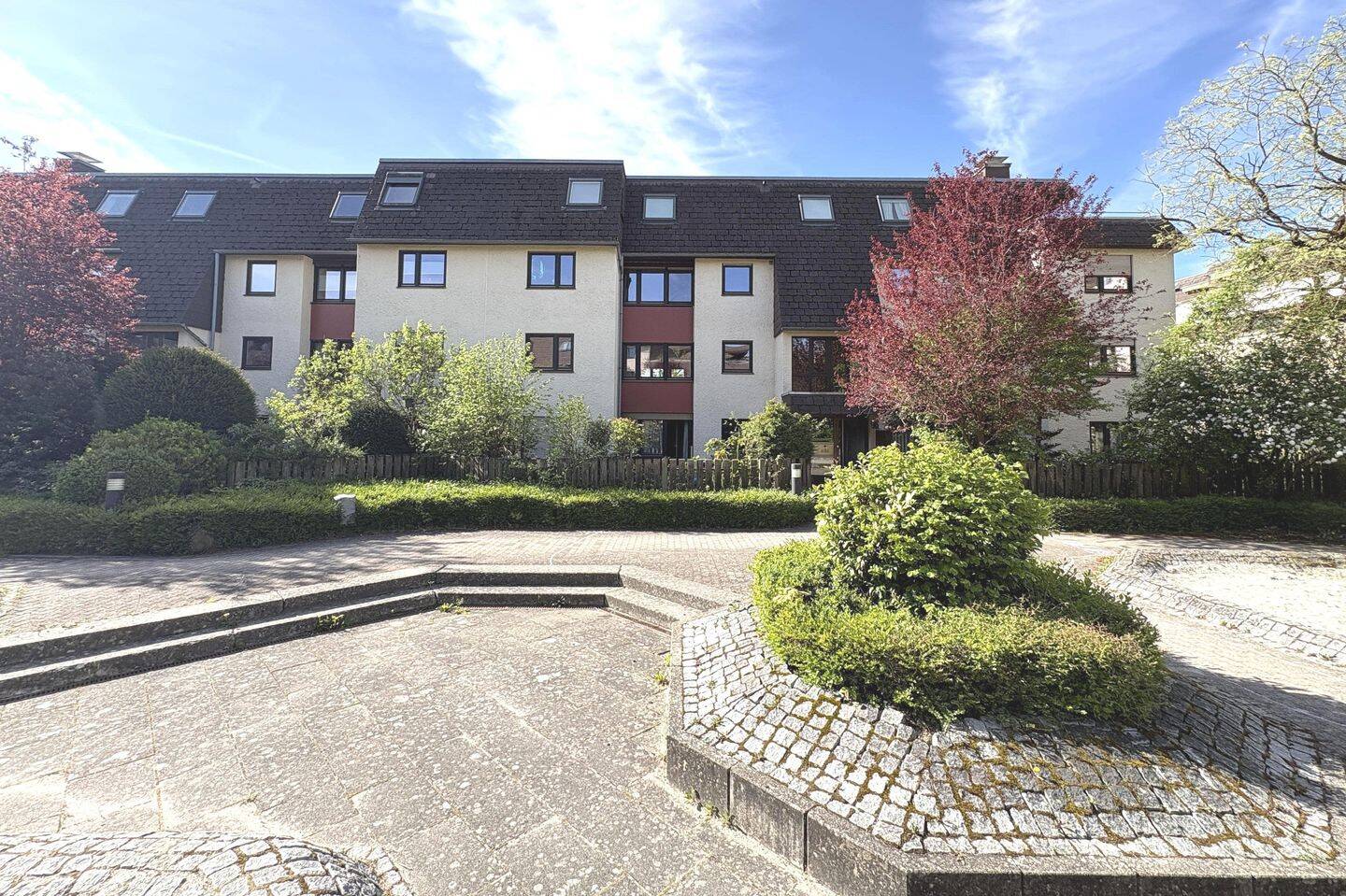 3 ½-Zi.-ETW in 1. OG mit Südbalkon und TG-Stellplatz – 70619 Stuttgart – Vorschaubild 3