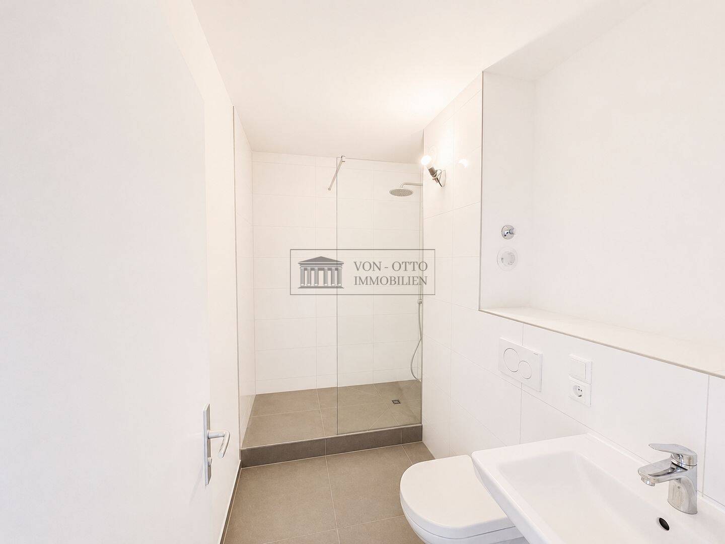 Großzügige 3-Zimmer-Wohnung mit Sonnenbalkon im grünen Drake Park – 12205 Berlin – Vorschaubild 3