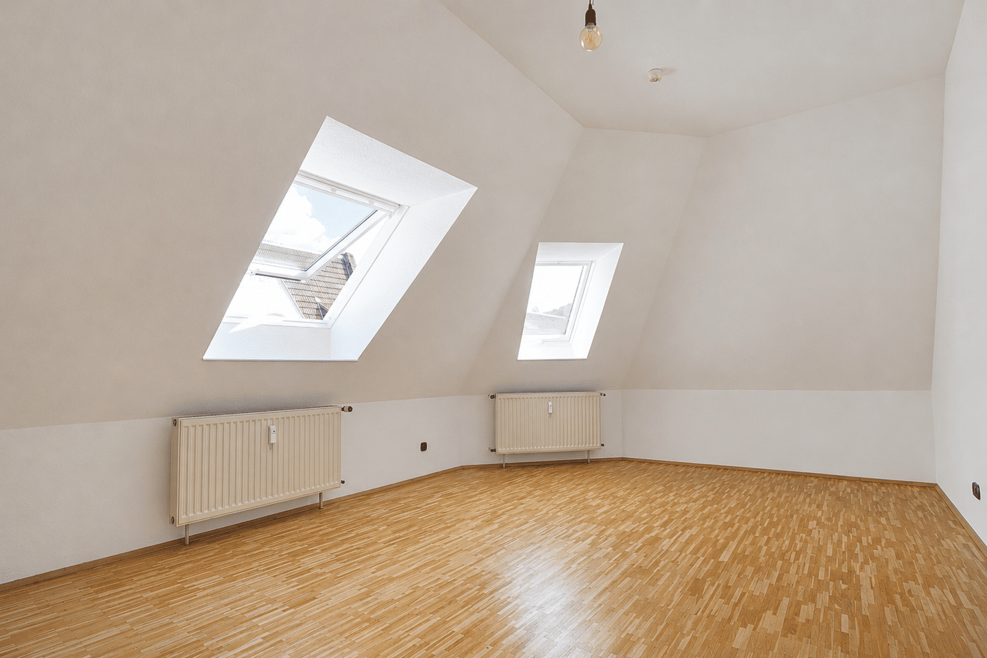 Helle ca. 45m² große 2-Zimmer-Dachgeschosswohnung mit Tageslichtbad – 58089 Hagen – Vorschaubild 3