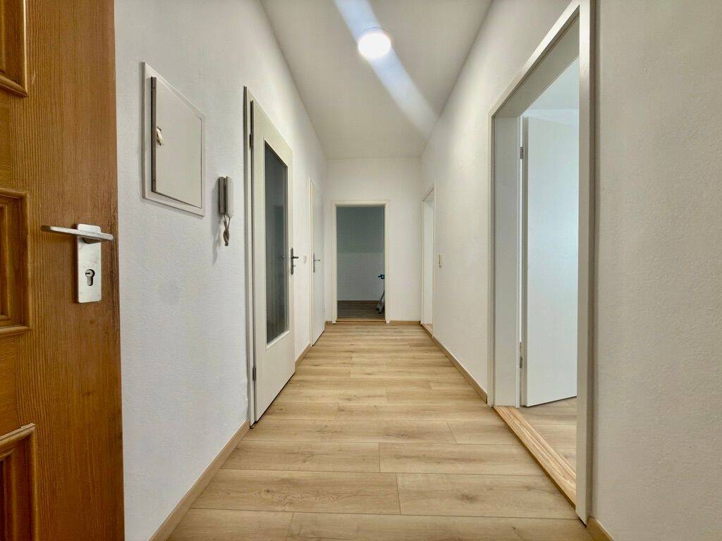 ERSTBEZUG NACH RENOVIERUNG | Stilvolle 3,5-Zimmer-Altbauwohnung mit Wintergarten & neuer Einbauküche – 4315 Leipzig – Vorschaubild 5