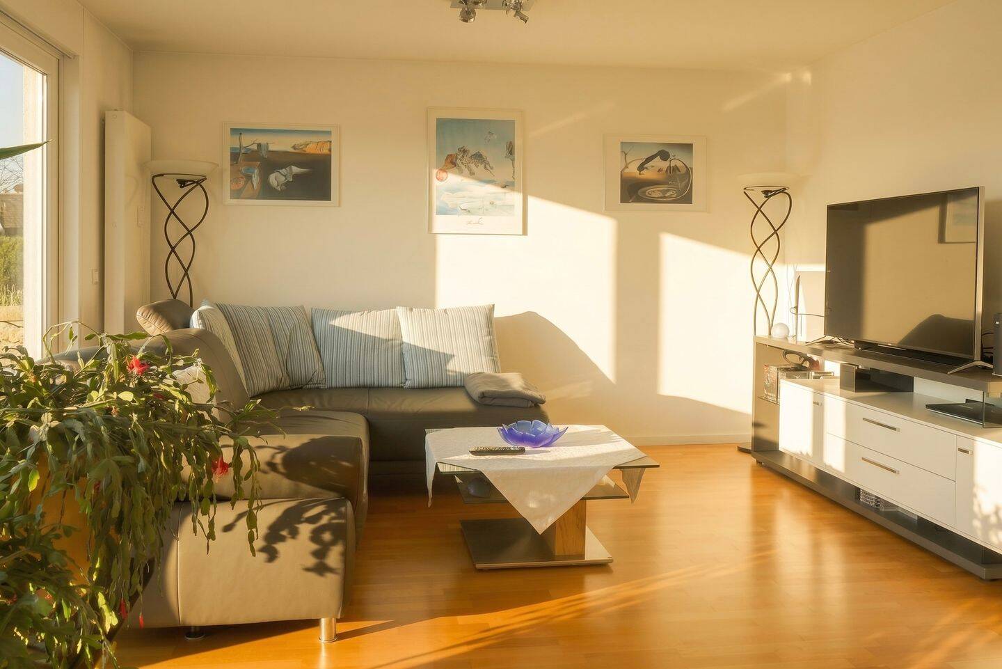 Haus im Haus: Attraktive 3-Zimmer Terrassenwohnung mit Garage, Stellplatz und großer Terrasse – 70195 Stuttgart – Vorschaubild 3