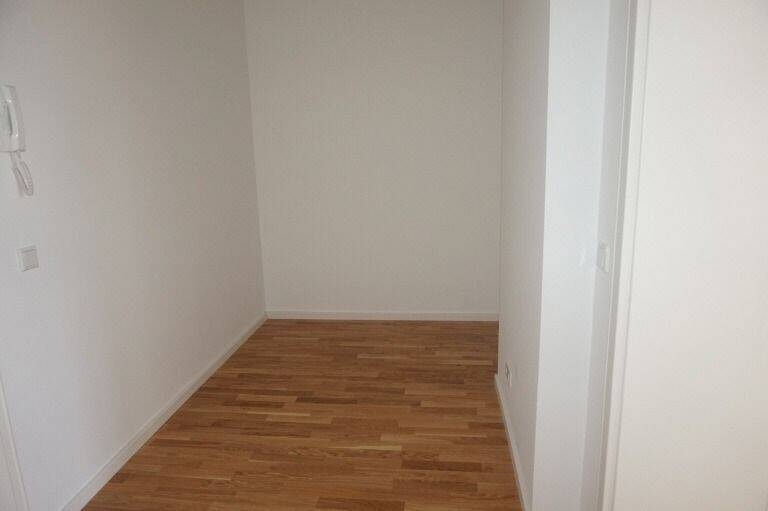 Helle Wohnung mit Gartenanteil, Parkettboden und offener Küche – 1277 Dresden – Vorschaubild 7