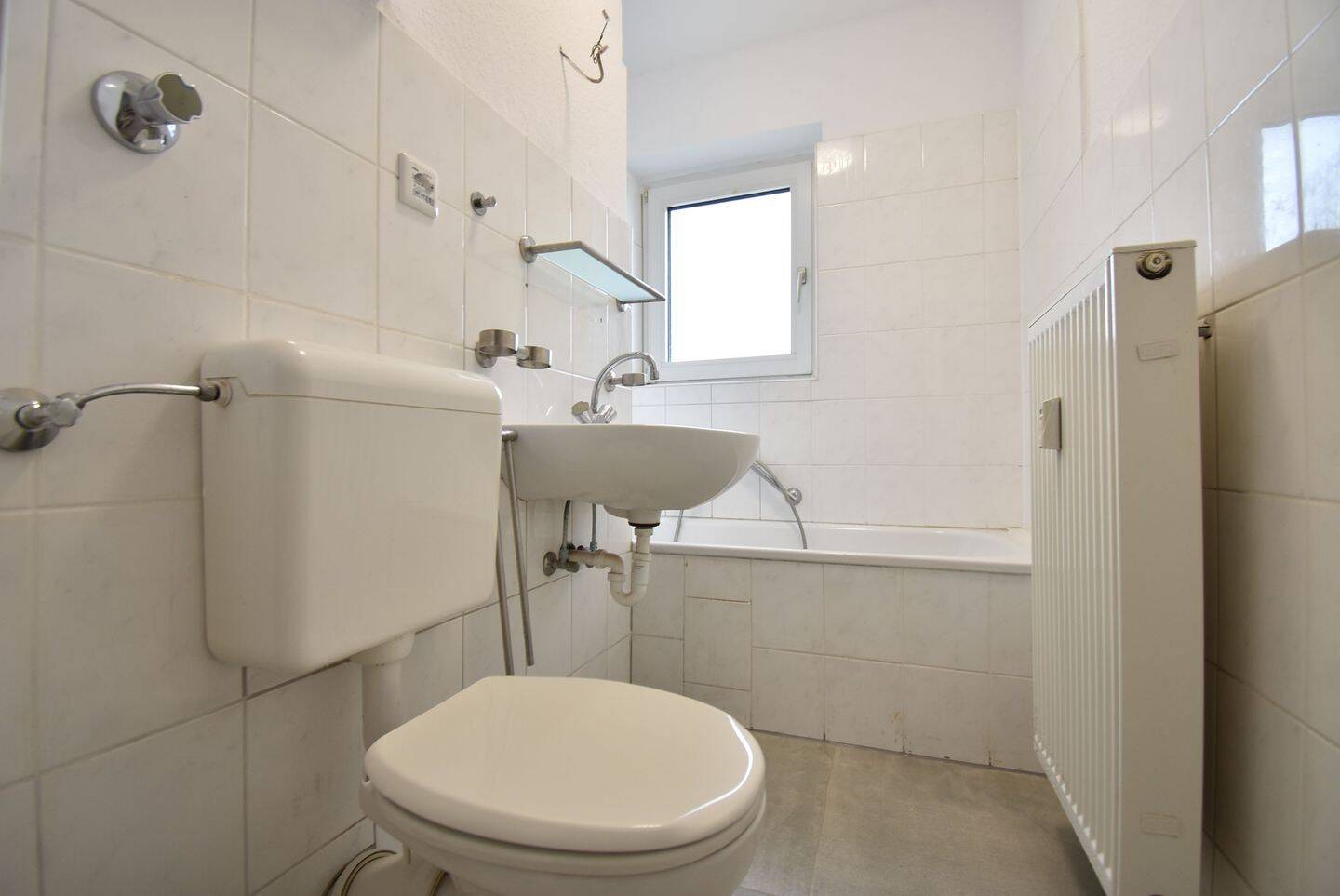 Mit Balkon! Renovierte 2-Zimmer-Whg in OB-Sterkrade – 46145 Oberhausen – Vorschaubild 4