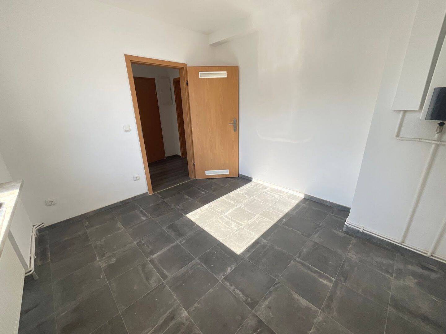 Gemütliche kleine Dachgeschosswohnung mit Einbauküche – 58095 Hagen – Vorschaubild 3