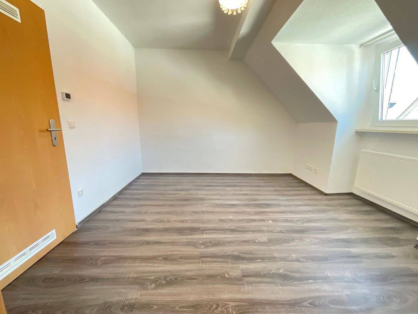Gemütliche kleine Dachgeschosswohnung mit Einbauküche – 58095 Hagen – Vorschaubild 6