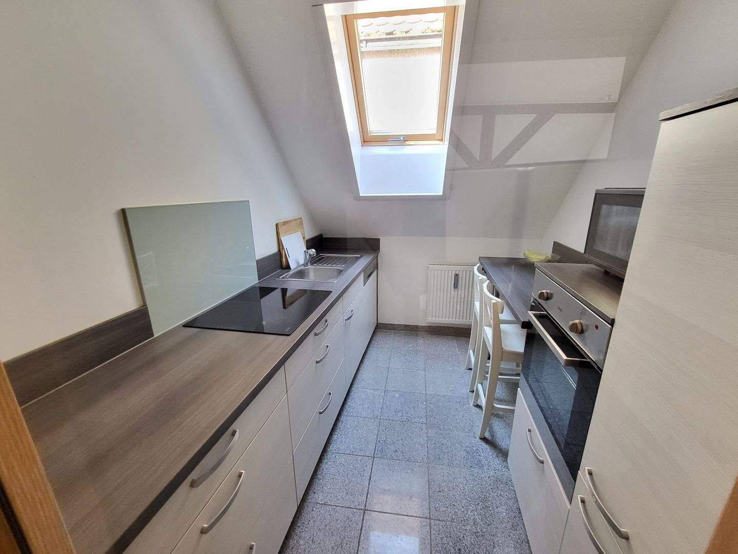 Vollmöbliert und ausgestattet! Schicke Dachgeschoss-Altsadtwohnung 85049 Ingolstadt – 85049 Ingolstadt – Vorschaubild 5