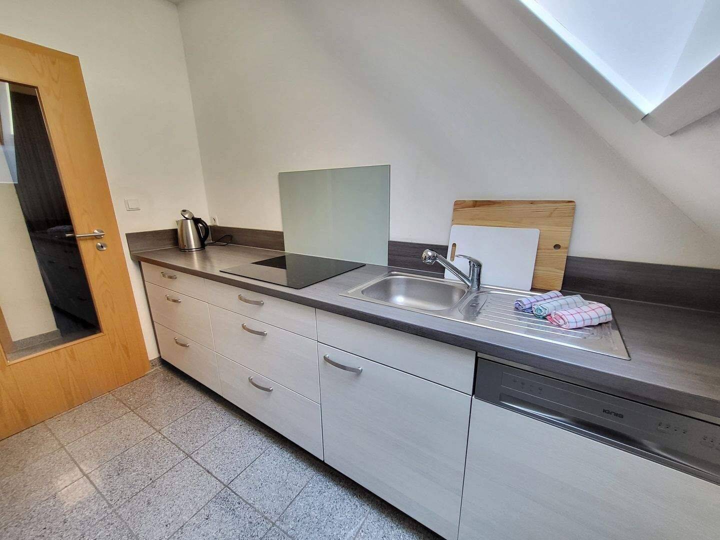 Vollmöbliert und ausgestattet! Schicke Dachgeschoss-Altsadtwohnung 85049 Ingolstadt – 85049 Ingolstadt – Vorschaubild 6