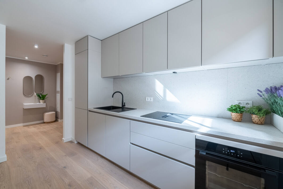 Stilvoll sanierte Balkon-Wohnung in Top-Lage am Ku’damm, Aufzug, Erstbezug – 10711 Berlin – Vorschaubild 3