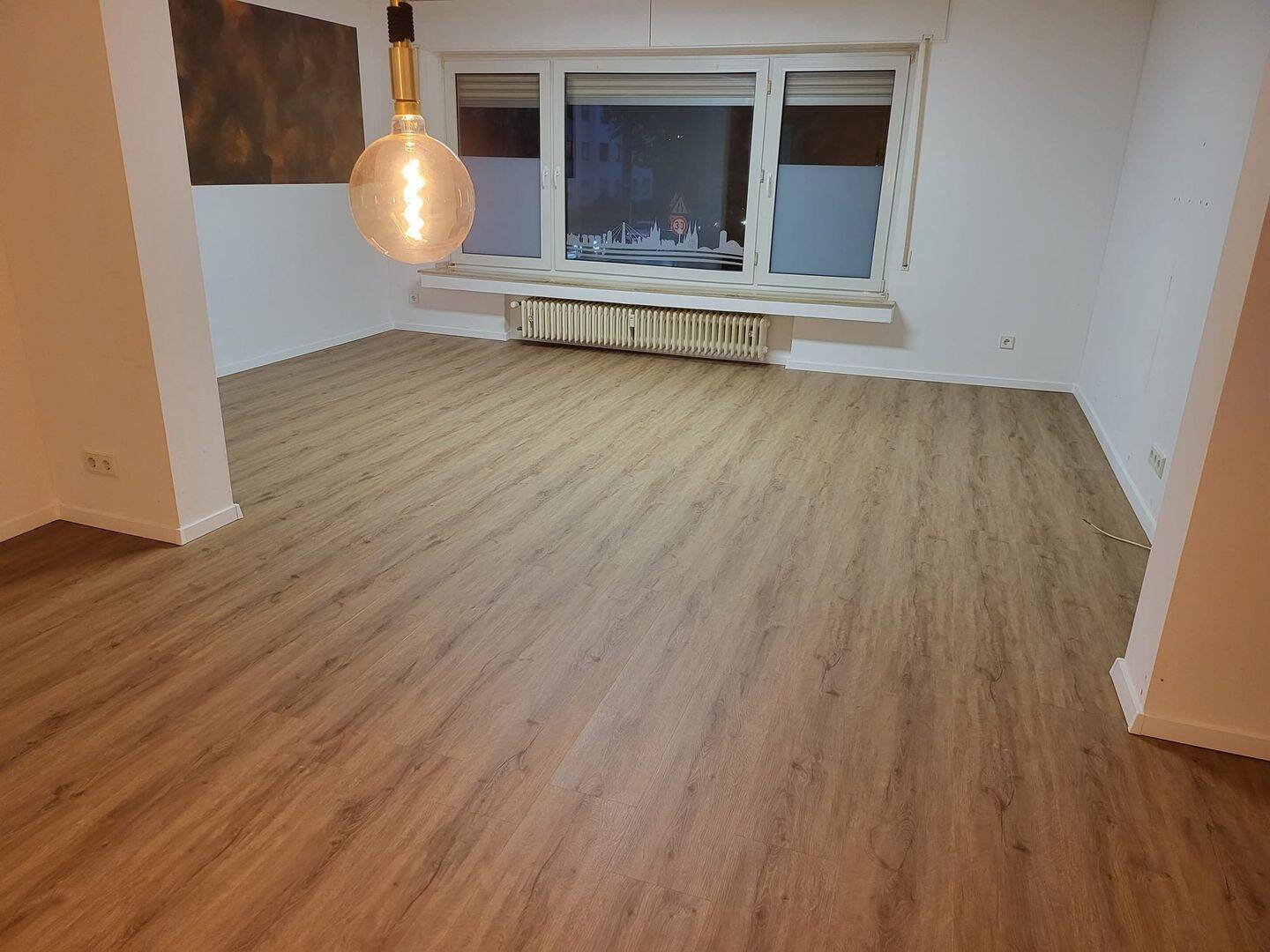 Helle 3-Zimmer-Wohnung mit großem Wohn- und Esszimmer, Einbauküche und Balkon – 50769 Köln – Vorschaubild 3