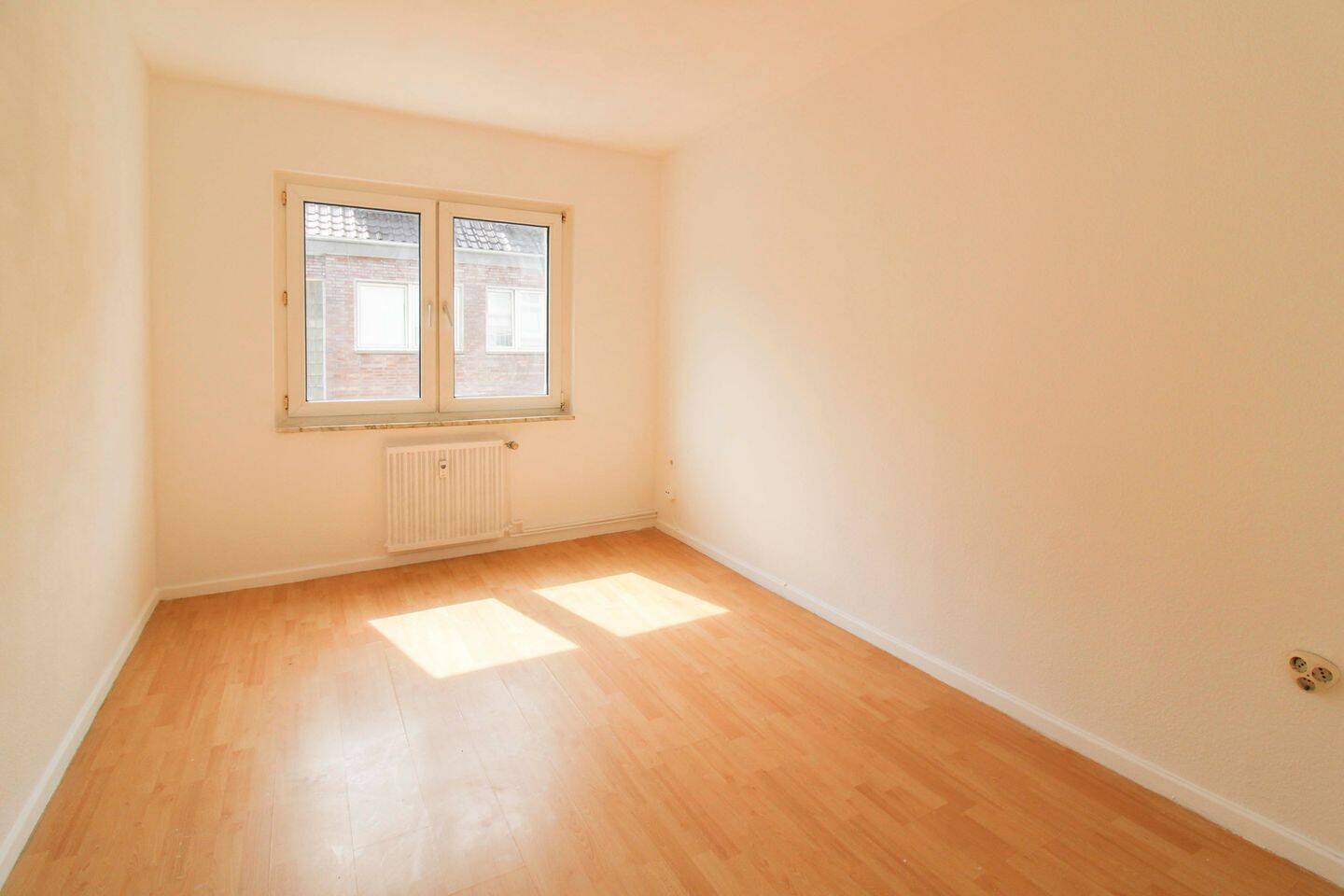 Charmante 2-Zimmer-Wohnung mit Entwicklungspotenzial – 45127 Essen – Vorschaubild 3
