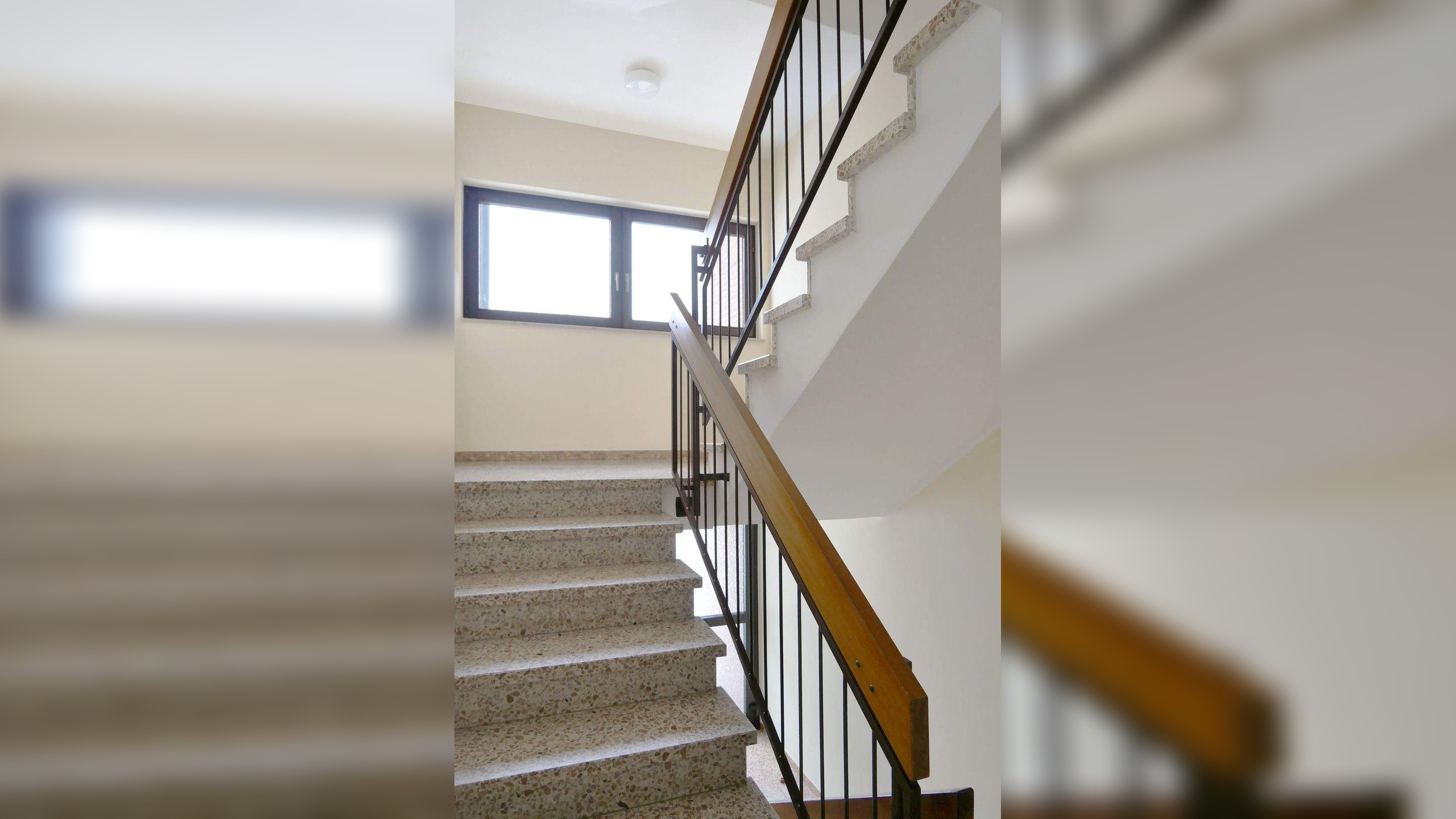 Kassel/Dönche …mit Fernblick Sofort freie, großzügige 3 Zimmerwohnung mit attraktivem großem Balkon und eigener Garage – 34134 Kassel – Vorschaubild 3