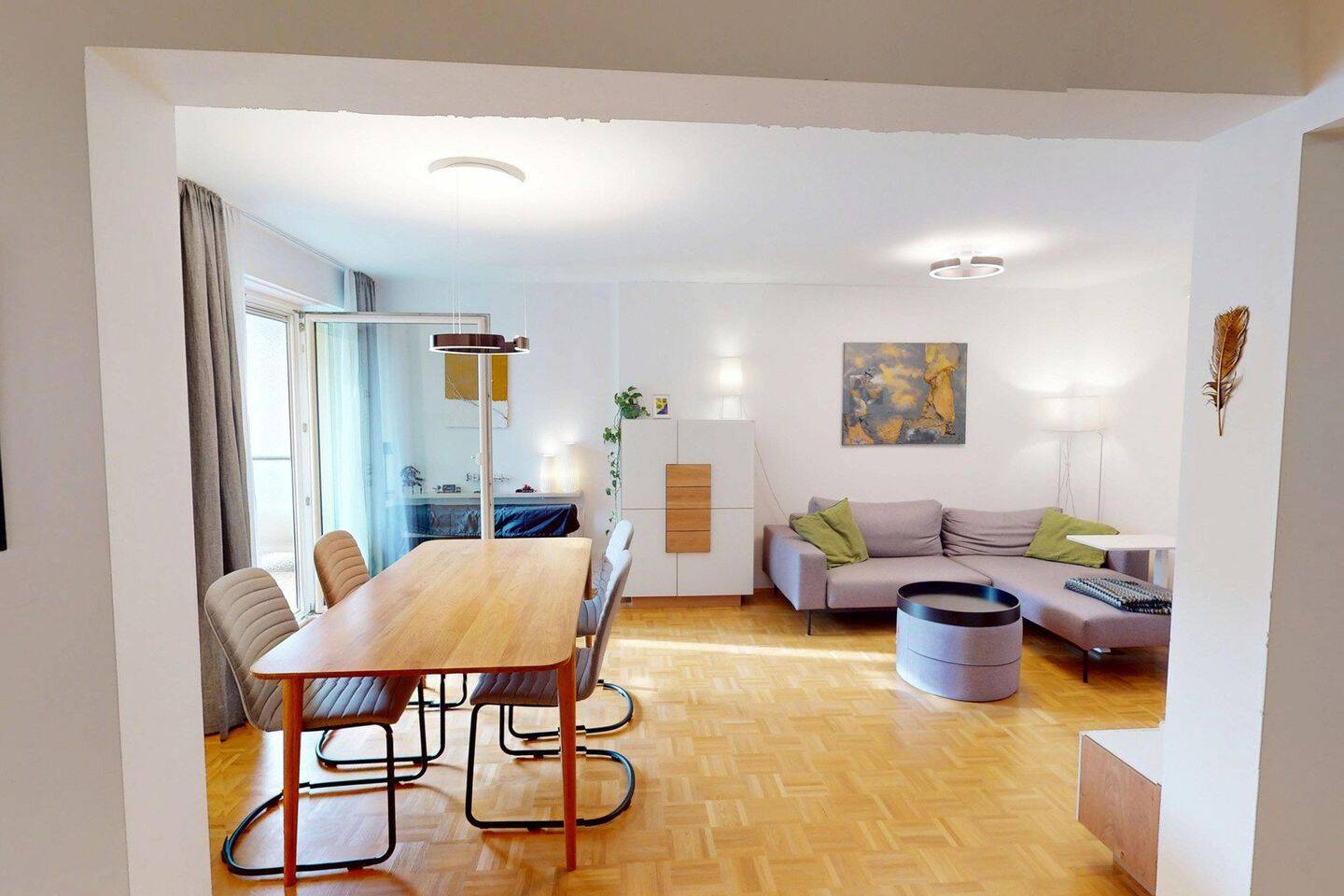 Zentral & ruhig in Schwabing: Schöne Wohnung mit 2 Balkonen, Aufzug und Nähe zum Englischen Garten – 80802 München – Vorschaubild 3