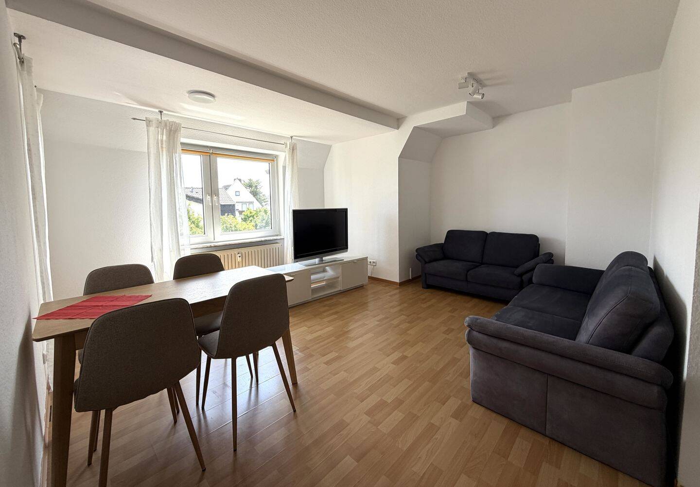 Helle Eigentumswohnung mit eigenem Balkon in Köln-Langel – 51143 Köln – Vorschaubild 4