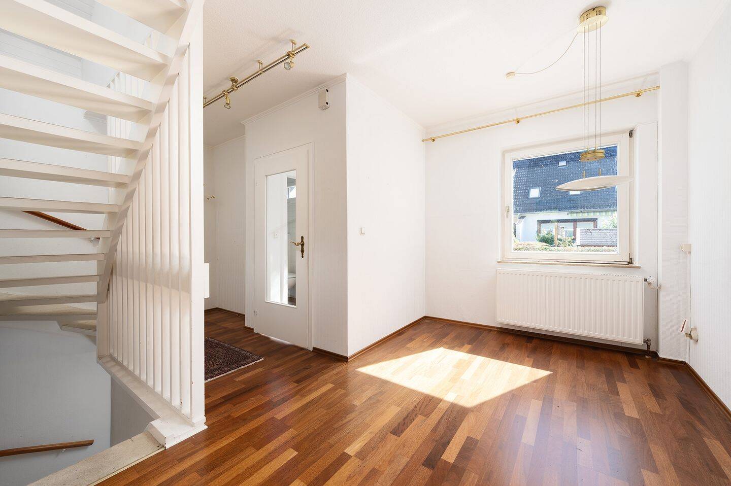 Lichtdurchflutetes Reihenmittelhaus mit Wintergarten, Garage u. großzügigem Raumangebot in Horn-Lehe – 28357 Bremen – Vorschaubild 3