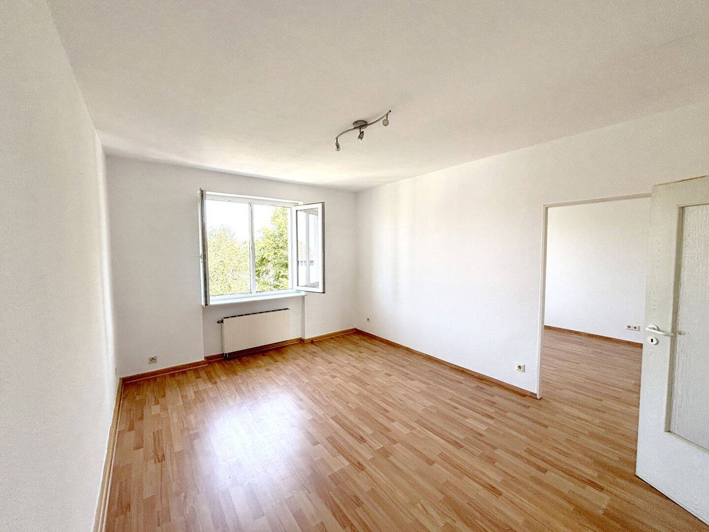 Bezugsfreie 2-Zimmer-Eigentumswohnung mit Balkon am Allee-Center Remscheid – 42853 Remscheid – Vorschaubild 3